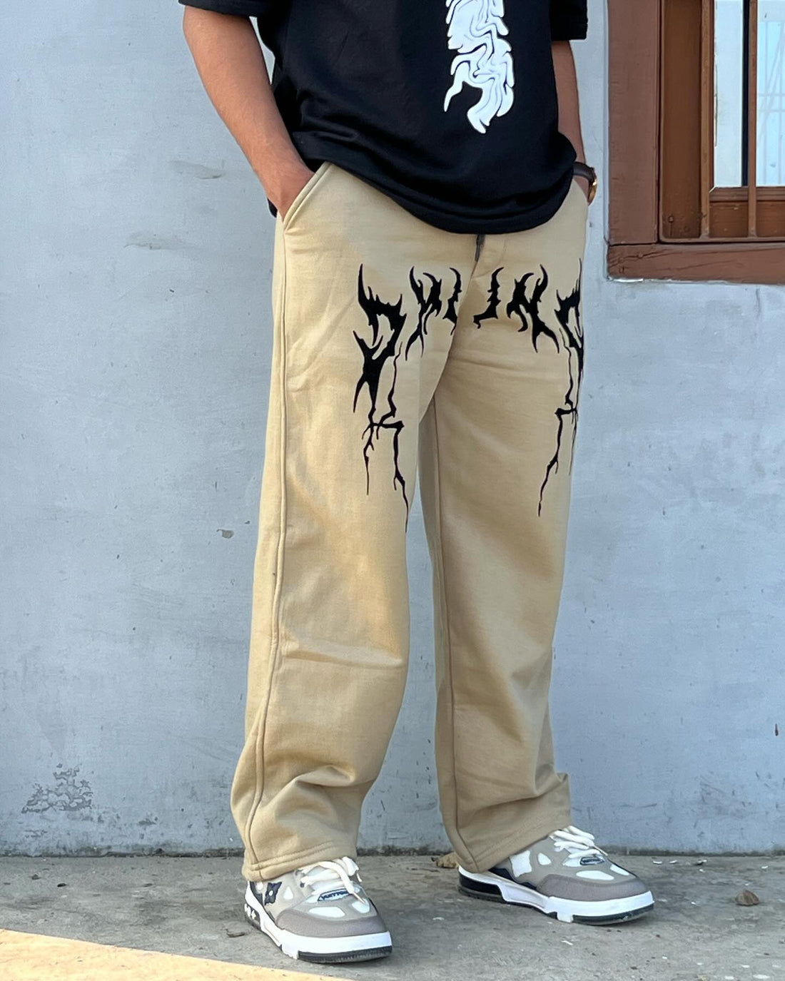 Urban Baggy Pant streetwear look
