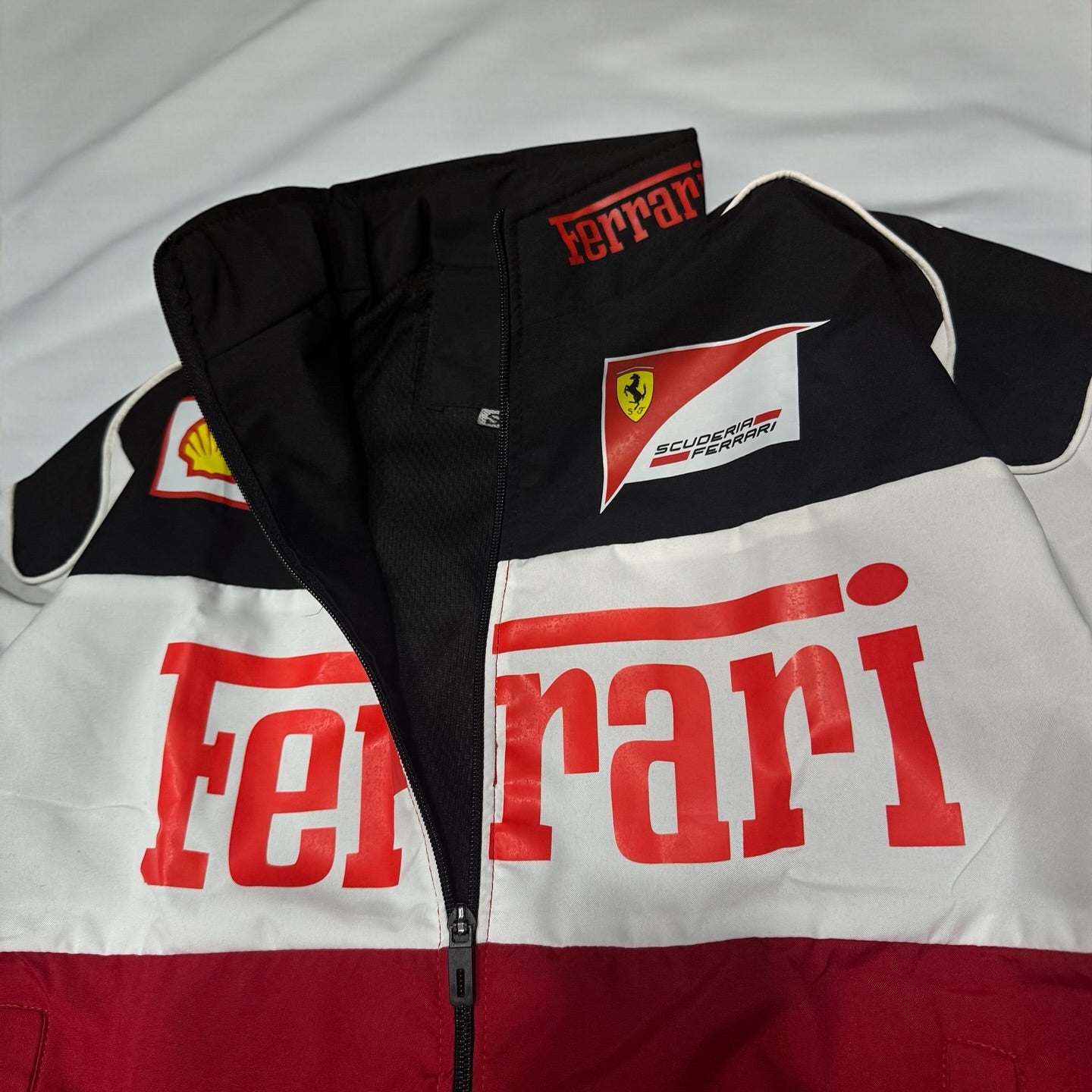 Trio Ferrari F1 Vintage Racing Jacket – Iconic Motorsport Heritage