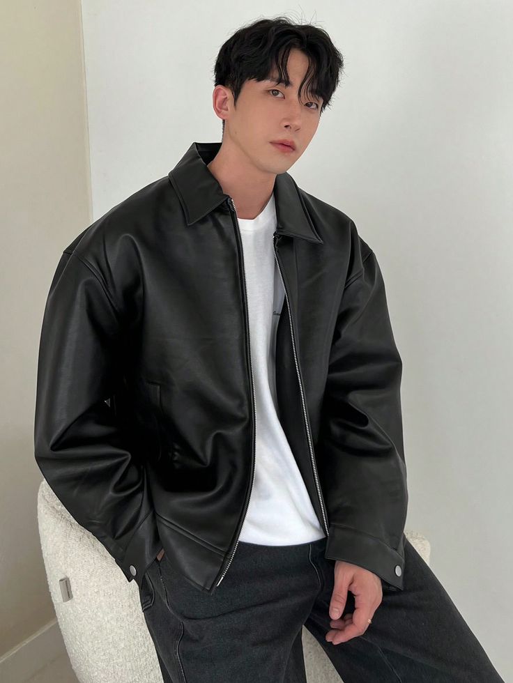 Classic Black Genuine Leather Jacket – Iconic Style